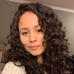 Meet your Posher, Ely